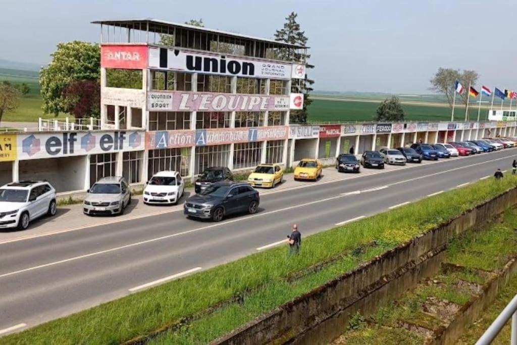 Apartament Champagne Sunset Gueux Zewnętrze zdjęcie